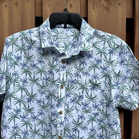 TENTH + OCEAN. Tropical, Linen & Cotton, Button Down Shirt. Size Medium. - Picture 3 of 11